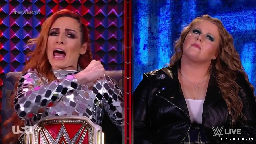 WWE_Monday_Night_Raw_2022_01_24_720p_HDTV_x264-NWCHD_mp4_005634367.jpg