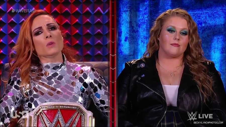 WWE_Monday_Night_Raw_2022_01_24_720p_HDTV_x264-NWCHD_mp4_005659592.jpg