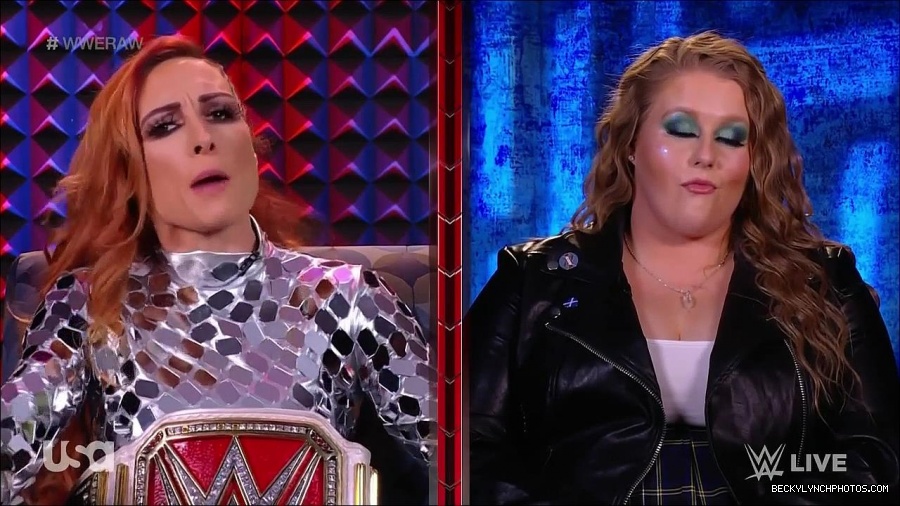 WWE_Monday_Night_Raw_2022_01_24_720p_HDTV_x264-NWCHD_mp4_005662395.jpg