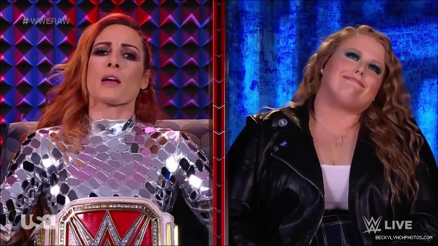 WWE_Monday_Night_Raw_2022_01_24_720p_HDTV_x264-NWCHD_mp4_005682816.jpg