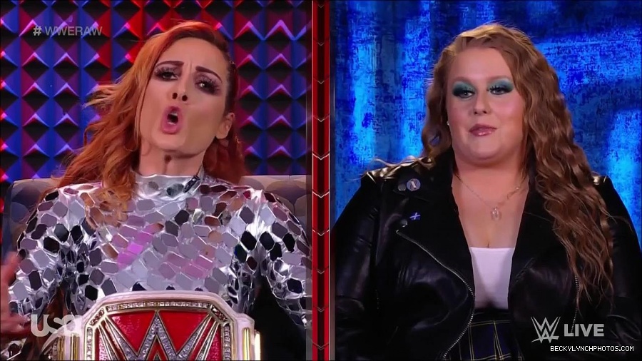 WWE_Monday_Night_Raw_2022_01_24_720p_HDTV_x264-NWCHD_mp4_005684818.jpg