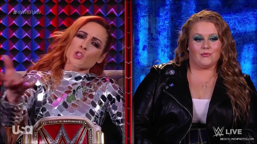 WWE_Monday_Night_Raw_2022_01_24_720p_HDTV_x264-NWCHD_mp4_005686419.jpg