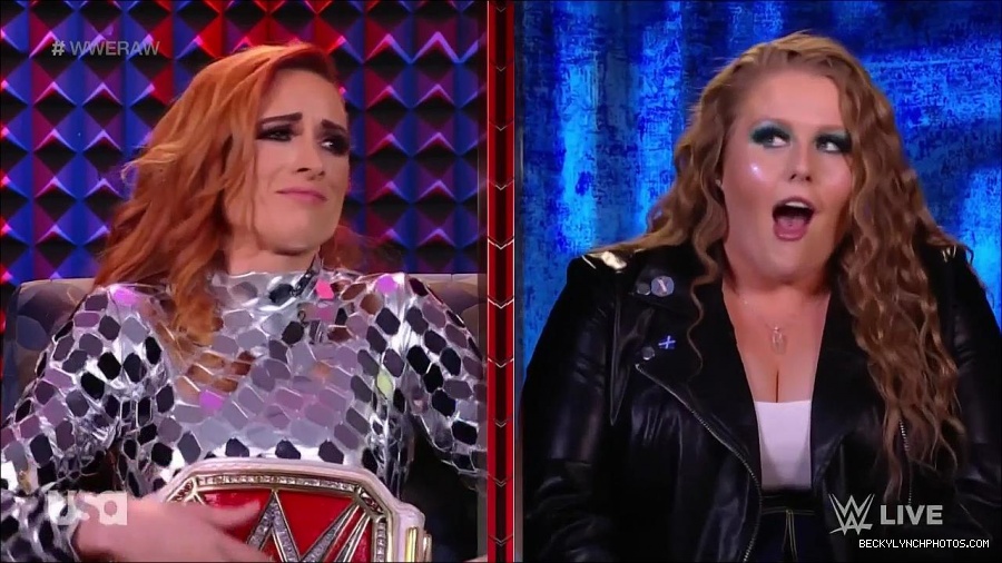 WWE_Monday_Night_Raw_2022_01_24_720p_HDTV_x264-NWCHD_mp4_005706439.jpg