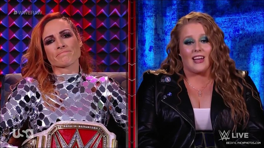 WWE_Monday_Night_Raw_2022_01_24_720p_HDTV_x264-NWCHD_mp4_005716049.jpg