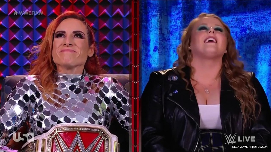 WWE_Monday_Night_Raw_2022_01_24_720p_HDTV_x264-NWCHD_mp4_005722455.jpg