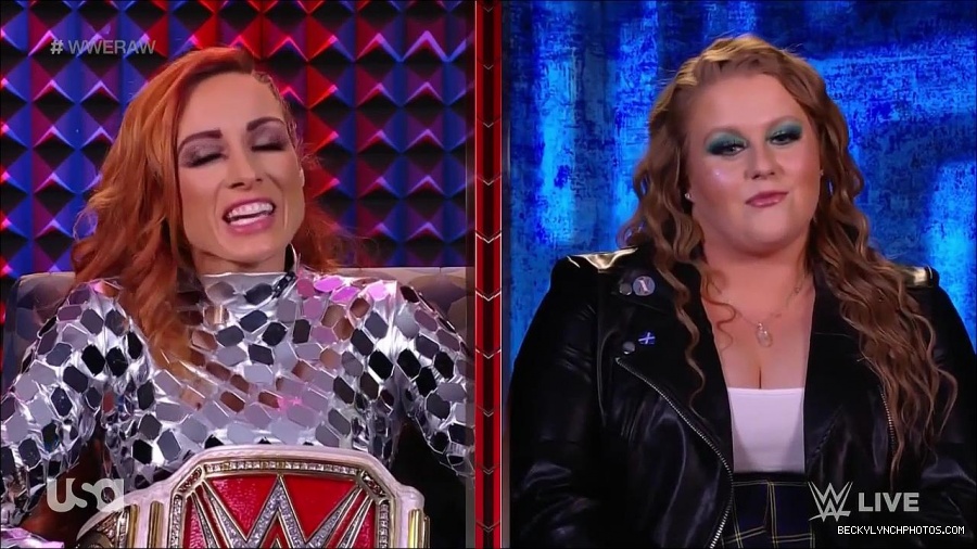 WWE_Monday_Night_Raw_2022_01_24_720p_HDTV_x264-NWCHD_mp4_005724057.jpg