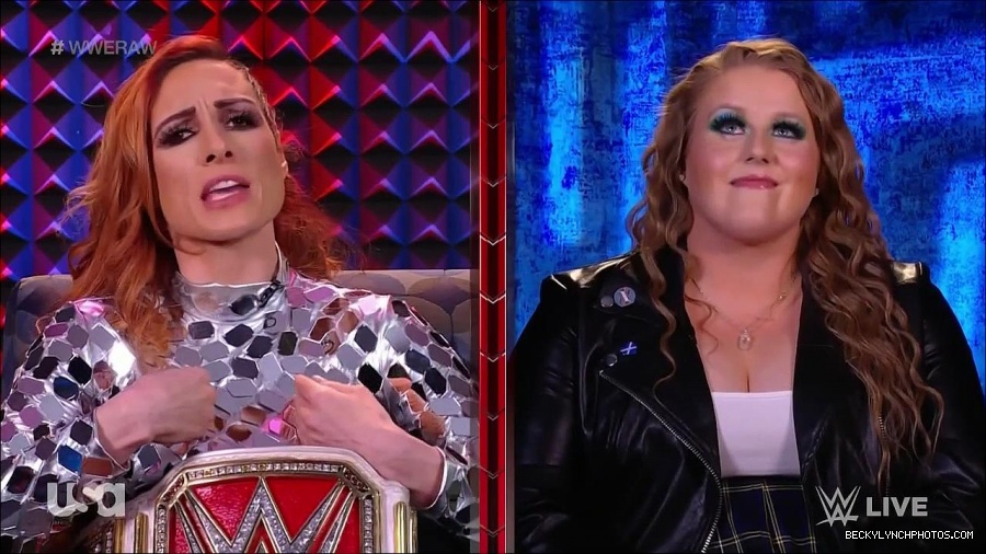 WWE_Monday_Night_Raw_2022_01_24_720p_HDTV_x264-NWCHD_mp4_005730063.jpg