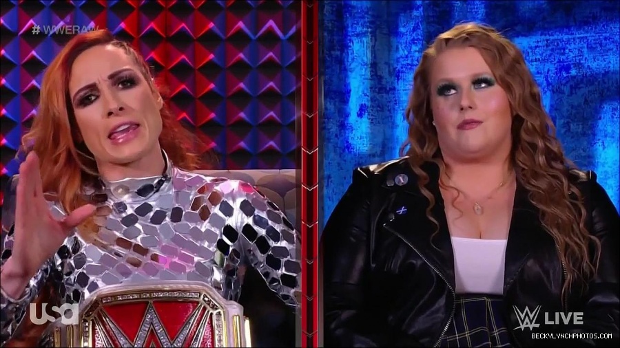 WWE_Monday_Night_Raw_2022_01_24_720p_HDTV_x264-NWCHD_mp4_005736069.jpg