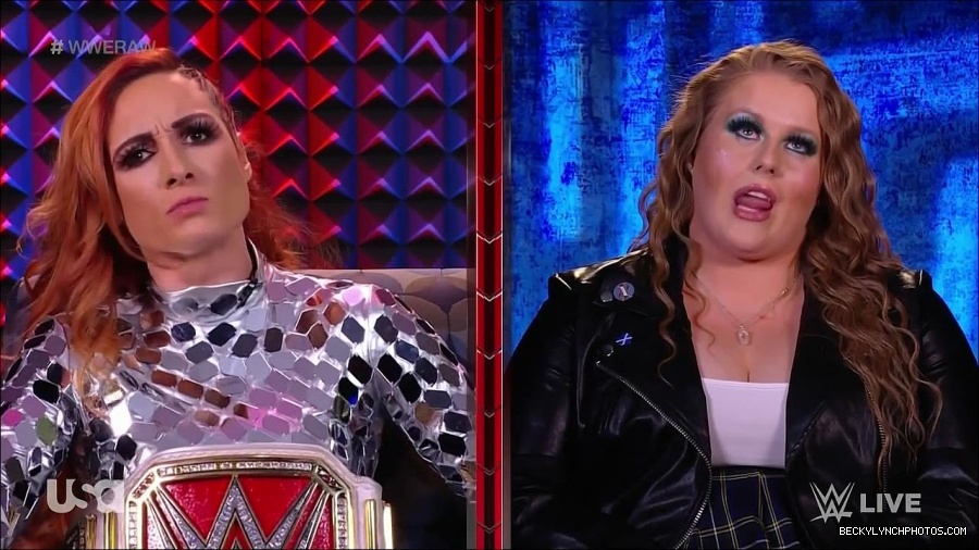 WWE_Monday_Night_Raw_2022_01_24_720p_HDTV_x264-NWCHD_mp4_005744077.jpg