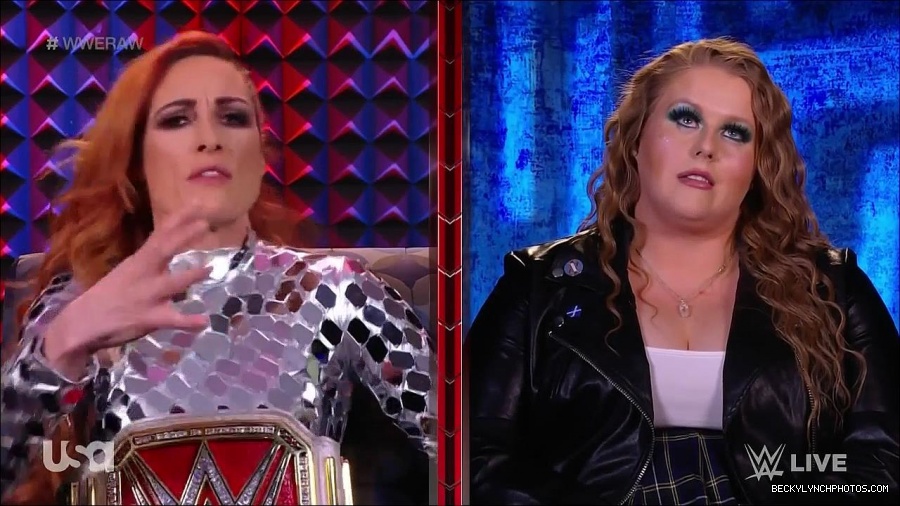 WWE_Monday_Night_Raw_2022_01_24_720p_HDTV_x264-NWCHD_mp4_005744477.jpg