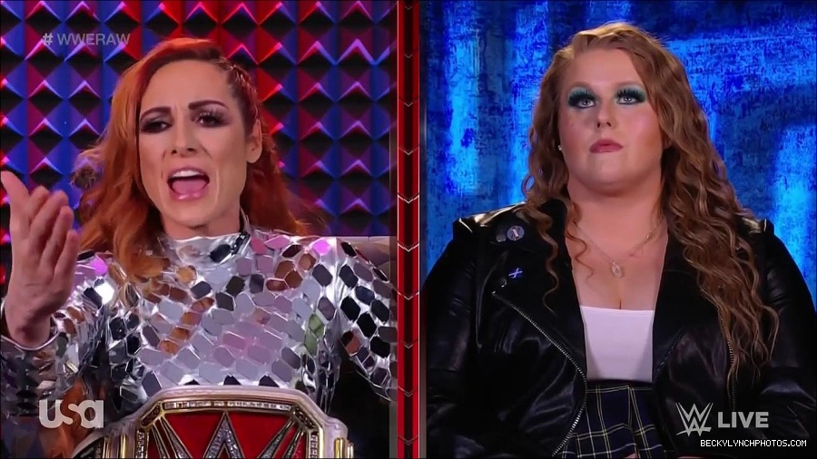 WWE_Monday_Night_Raw_2022_01_24_720p_HDTV_x264-NWCHD_mp4_005750884.jpg