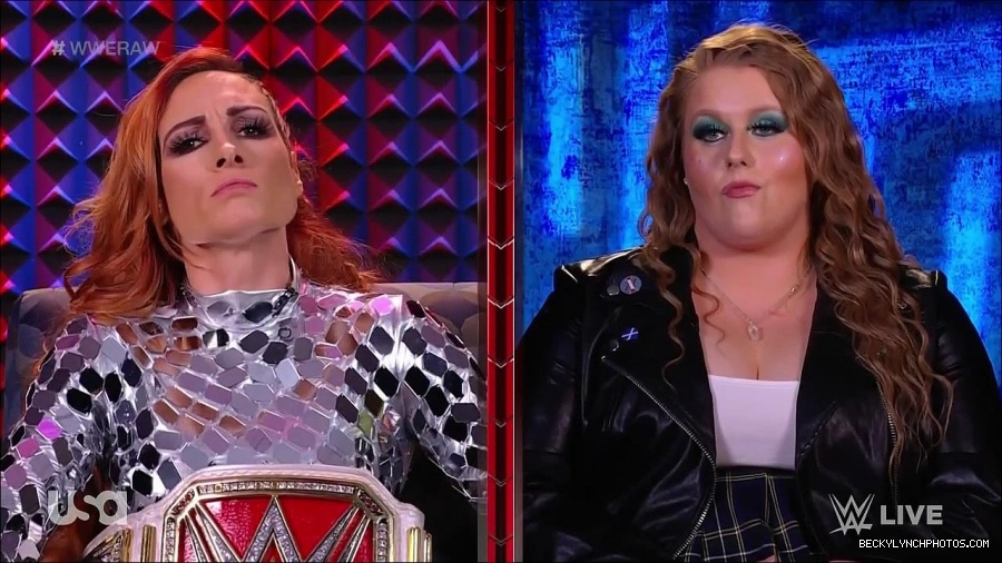 WWE_Monday_Night_Raw_2022_01_24_720p_HDTV_x264-NWCHD_mp4_005770904.jpg
