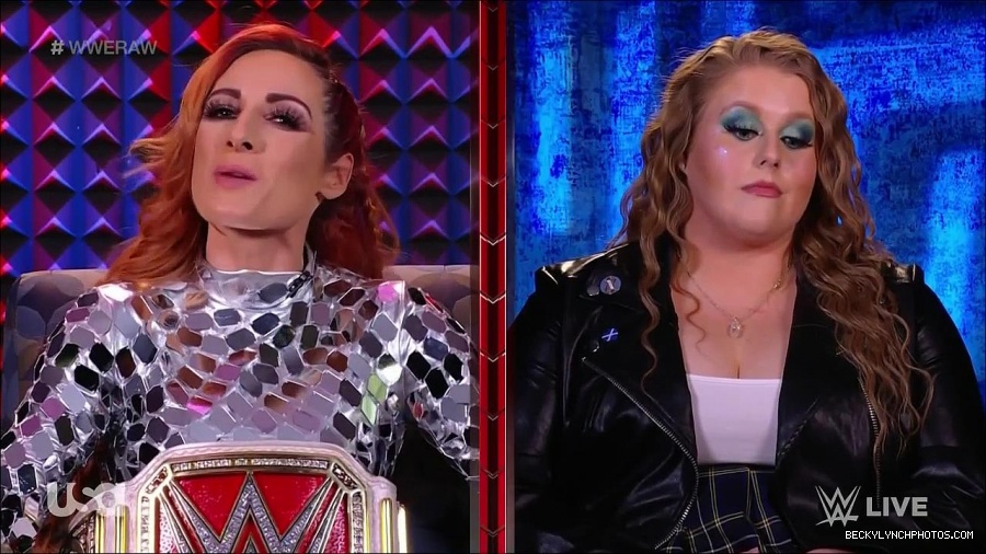WWE_Monday_Night_Raw_2022_01_24_720p_HDTV_x264-NWCHD_mp4_005776109.jpg