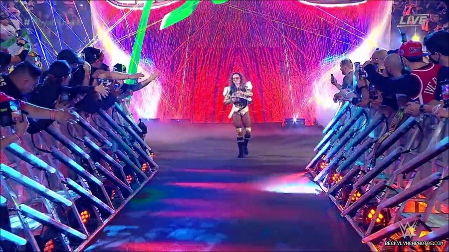 WWE_Royal_Rumble_2022_720p_WEB_h264-HEEL_mp4_006425911.jpg