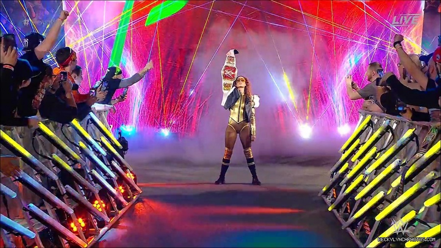 WWE_Royal_Rumble_2022_720p_WEB_h264-HEEL_mp4_006428311.jpg