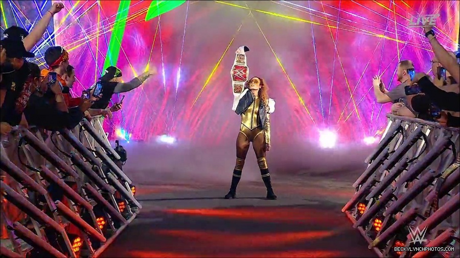 WWE_Royal_Rumble_2022_720p_WEB_h264-HEEL_mp4_006429511.jpg