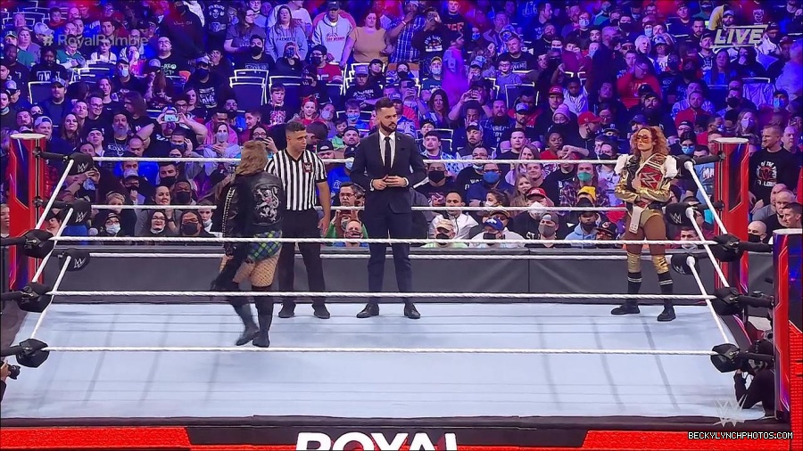 WWE_Royal_Rumble_2022_720p_WEB_h264-HEEL_mp4_006524311.jpg