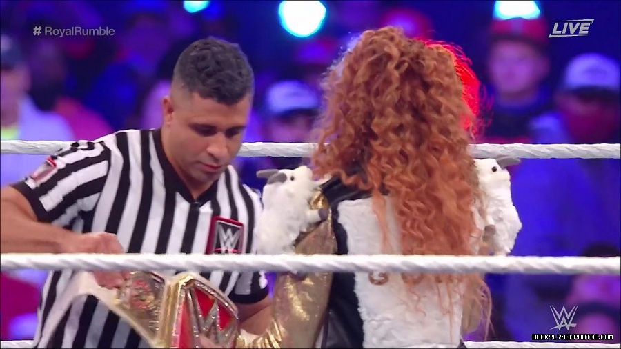 WWE_Royal_Rumble_2022_720p_WEB_h264-HEEL_mp4_006548711.jpg