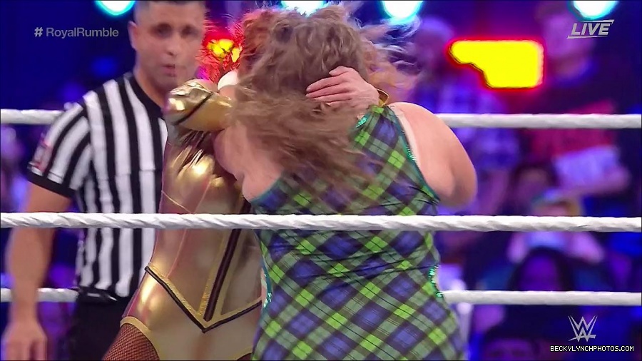 WWE_Royal_Rumble_2022_720p_WEB_h264-HEEL_mp4_006573511.jpg