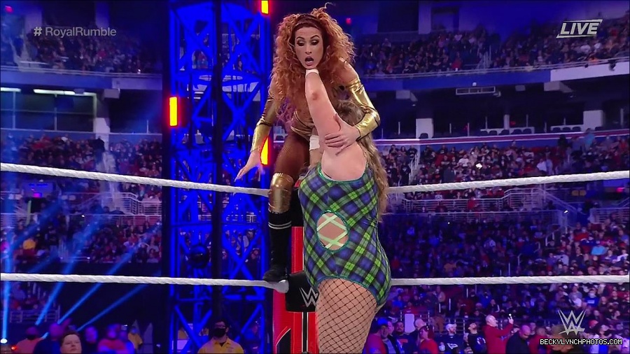 WWE_Royal_Rumble_2022_720p_WEB_h264-HEEL_mp4_006647911.jpg