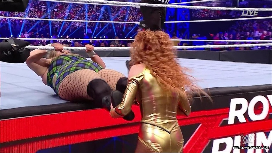 WWE_Royal_Rumble_2022_720p_WEB_h264-HEEL_mp4_006684311.jpg
