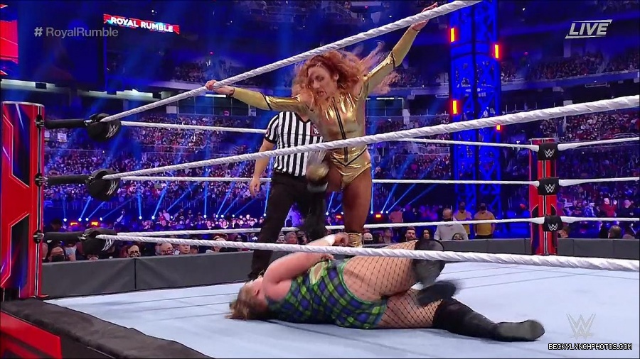 WWE_Royal_Rumble_2022_720p_WEB_h264-HEEL_mp4_006748778.jpg