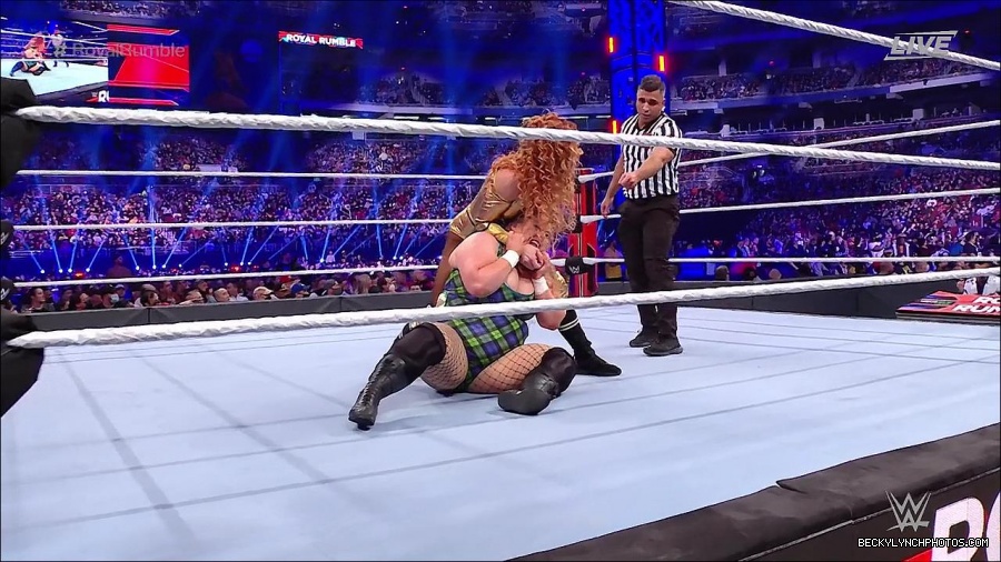 WWE_Royal_Rumble_2022_720p_WEB_h264-HEEL_mp4_006776378.jpg