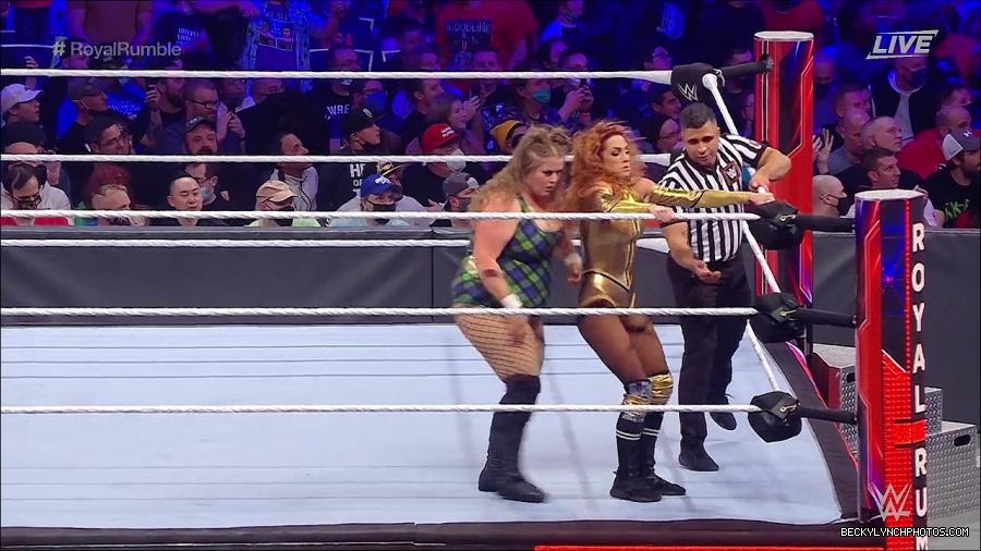 WWE_Royal_Rumble_2022_720p_WEB_h264-HEEL_mp4_006800378.jpg