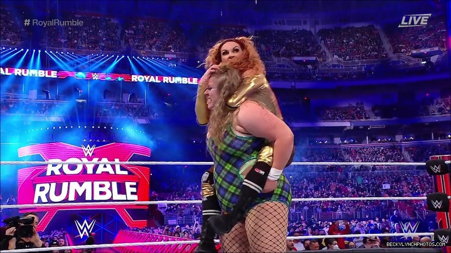 WWE_Royal_Rumble_2022_720p_WEB_h264-HEEL_mp4_006810778.jpg