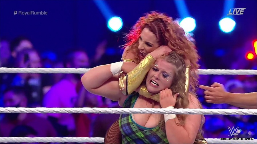 WWE_Royal_Rumble_2022_720p_WEB_h264-HEEL_mp4_006815578.jpg
