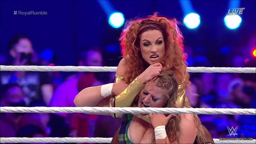 WWE_Royal_Rumble_2022_720p_WEB_h264-HEEL_mp4_006817978.jpg