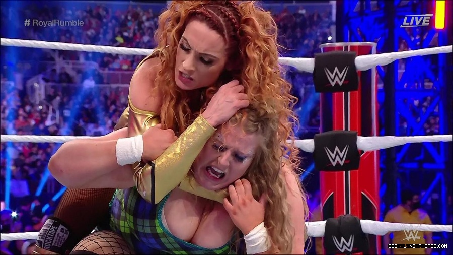 WWE_Royal_Rumble_2022_720p_WEB_h264-HEEL_mp4_006828378.jpg