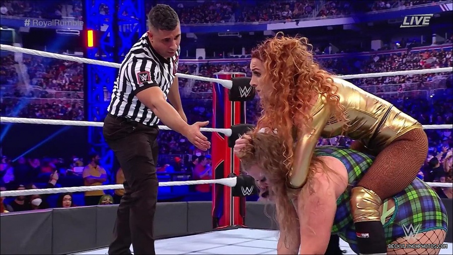WWE_Royal_Rumble_2022_720p_WEB_h264-HEEL_mp4_006863178.jpg