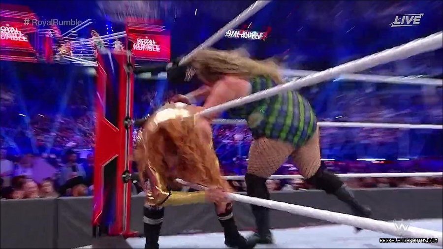 WWE_Royal_Rumble_2022_720p_WEB_h264-HEEL_mp4_006882378.jpg