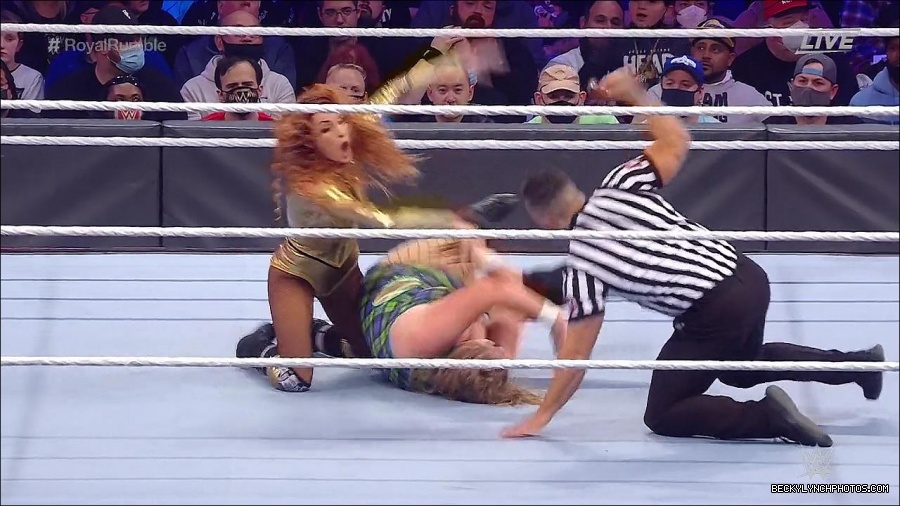 WWE_Royal_Rumble_2022_720p_WEB_h264-HEEL_mp4_006897578.jpg