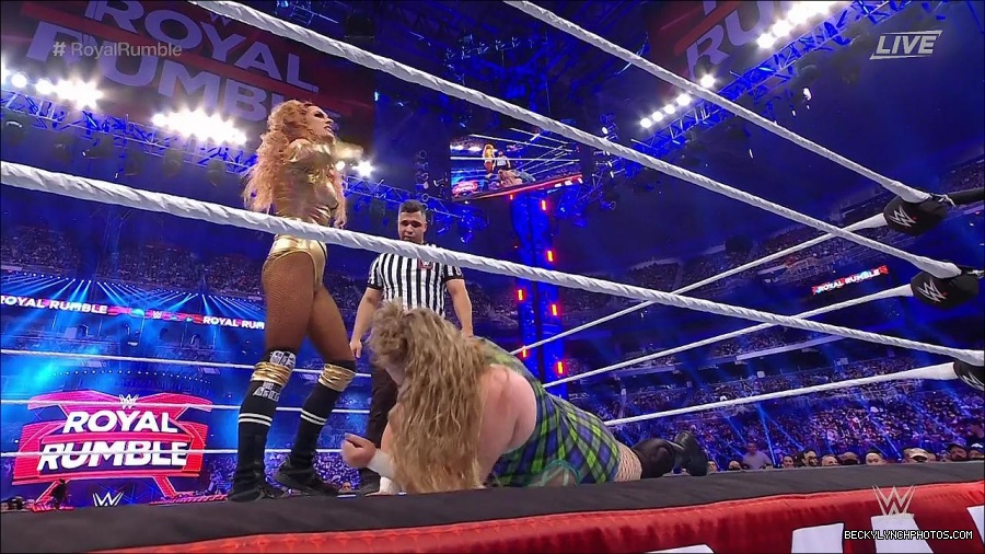 WWE_Royal_Rumble_2022_720p_WEB_h264-HEEL_mp4_006920378.jpg
