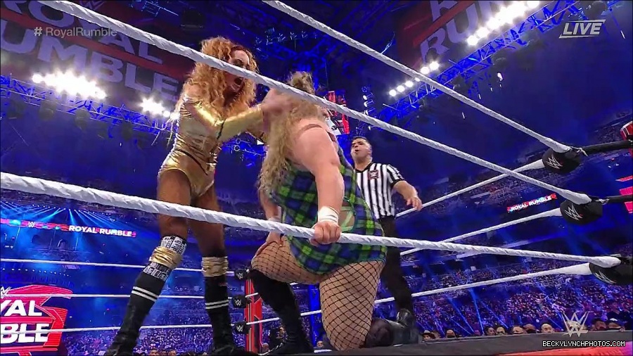 WWE_Royal_Rumble_2022_720p_WEB_h264-HEEL_mp4_006930778.jpg