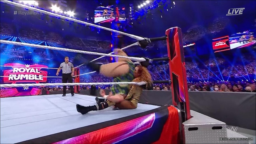 WWE_Royal_Rumble_2022_720p_WEB_h264-HEEL_mp4_007092044.jpg