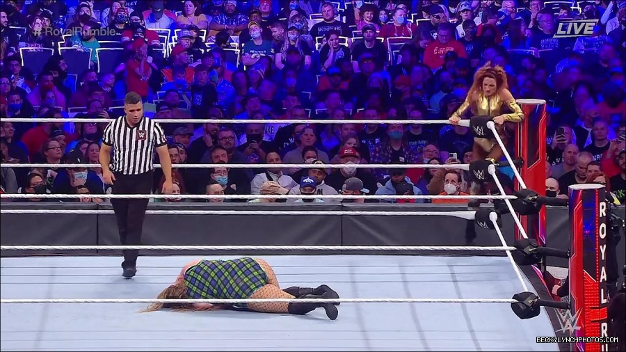 WWE_Royal_Rumble_2022_720p_WEB_h264-HEEL_mp4_007138044.jpg