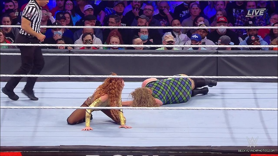 WWE_Royal_Rumble_2022_720p_WEB_h264-HEEL_mp4_007154044.jpg