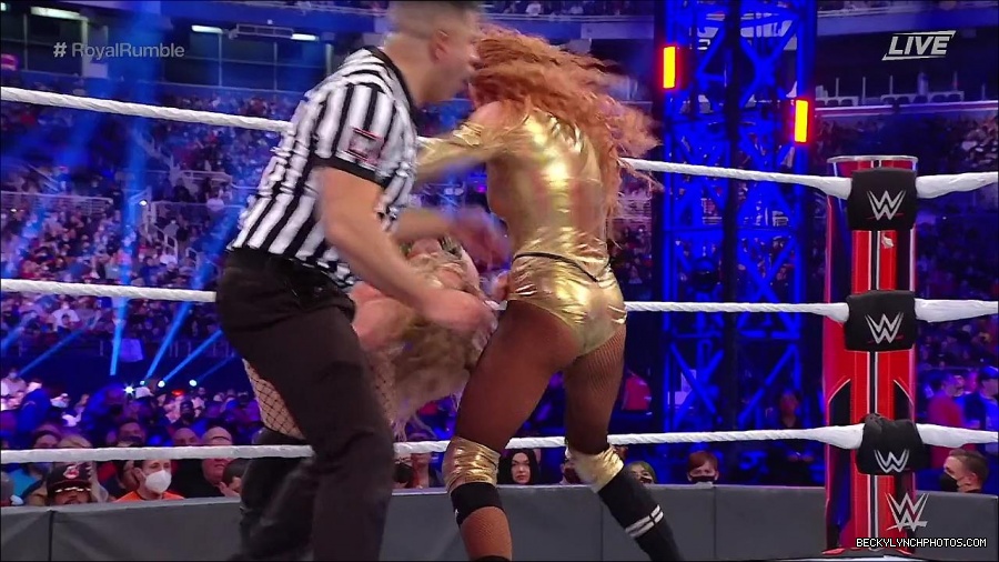 WWE_Royal_Rumble_2022_720p_WEB_h264-HEEL_mp4_007184044.jpg