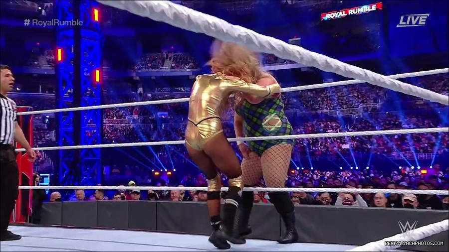 WWE_Royal_Rumble_2022_720p_WEB_h264-HEEL_mp4_007200444.jpg