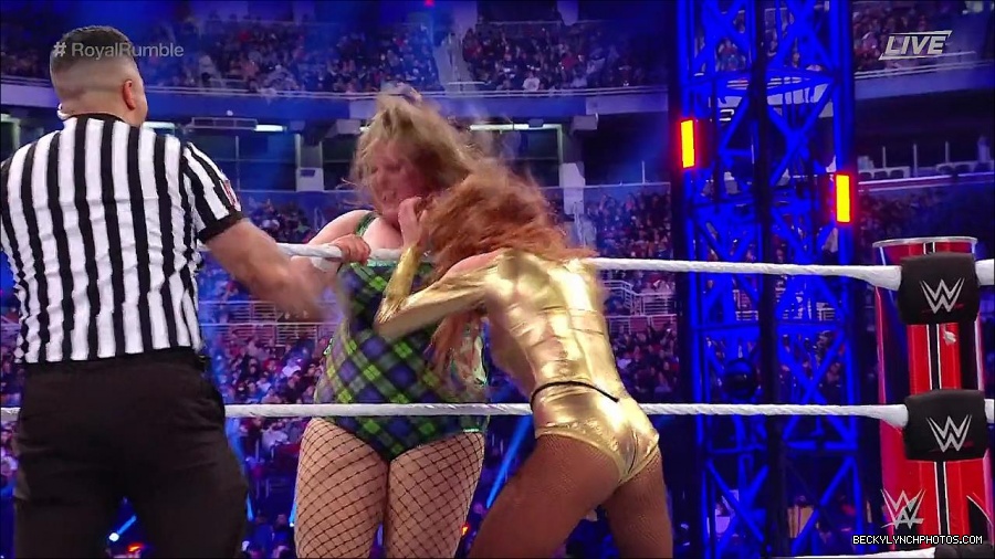 WWE_Royal_Rumble_2022_720p_WEB_h264-HEEL_mp4_007205244.jpg