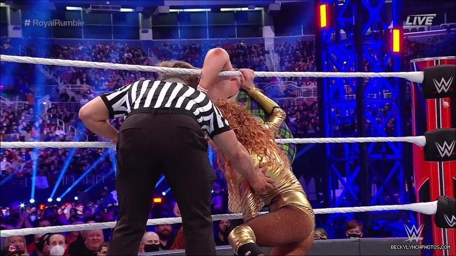 WWE_Royal_Rumble_2022_720p_WEB_h264-HEEL_mp4_007209244.jpg