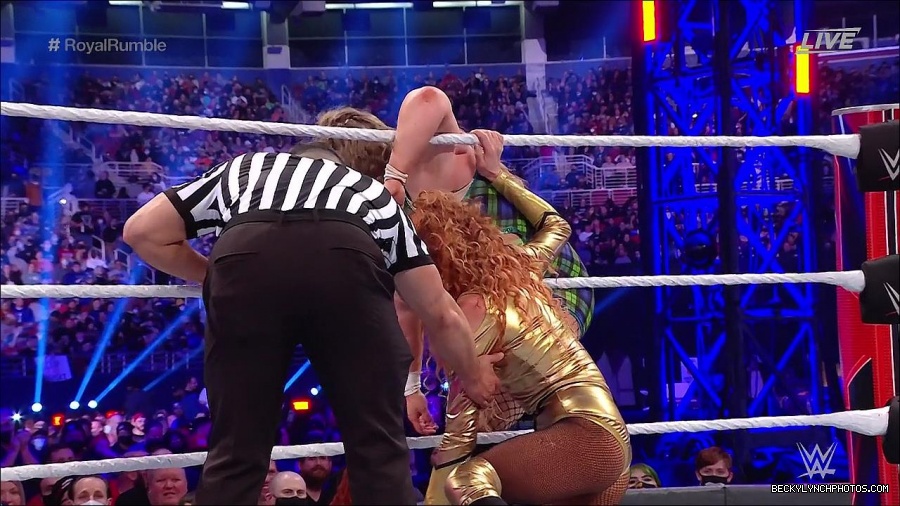 WWE_Royal_Rumble_2022_720p_WEB_h264-HEEL_mp4_007209644.jpg