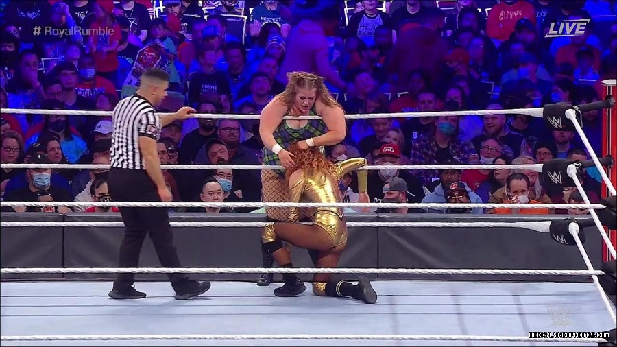 WWE_Royal_Rumble_2022_720p_WEB_h264-HEEL_mp4_007215644.jpg