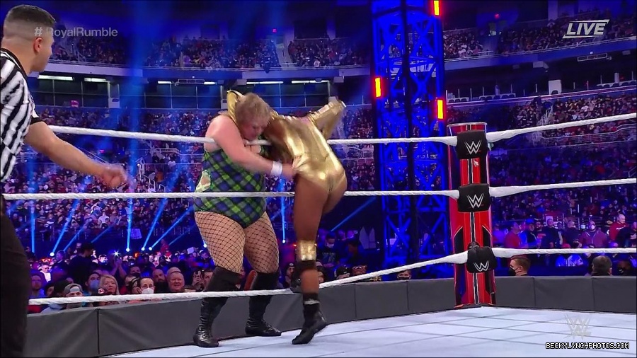 WWE_Royal_Rumble_2022_720p_WEB_h264-HEEL_mp4_007221244.jpg