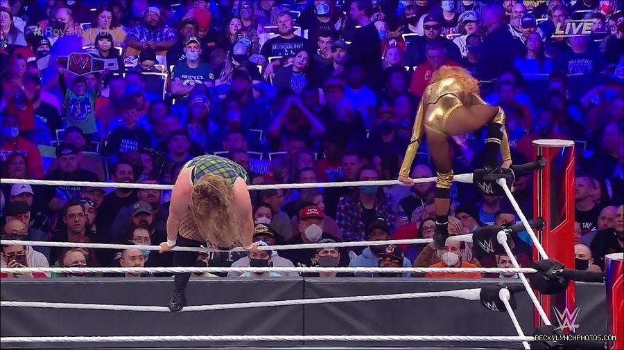 WWE_Royal_Rumble_2022_720p_WEB_h264-HEEL_mp4_007249244.jpg