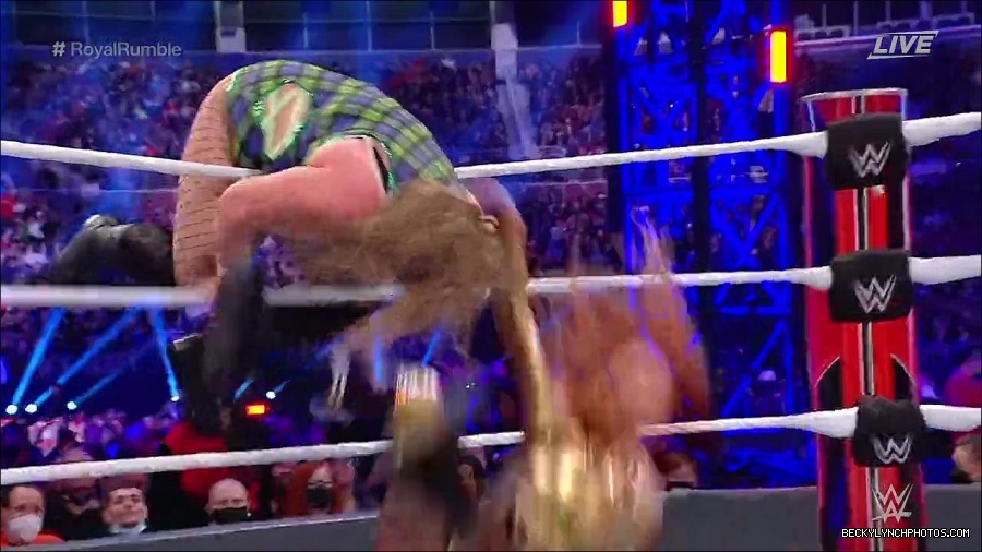 WWE_Royal_Rumble_2022_720p_WEB_h264-HEEL_mp4_007252444.jpg