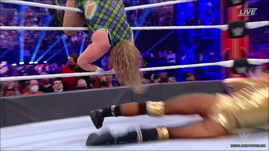WWE_Royal_Rumble_2022_720p_WEB_h264-HEEL_mp4_007253244.jpg